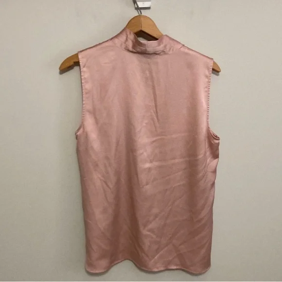 Liz Claiborne blush pink V-neck sleeveless blouse, size medium - Picture 8 of 8